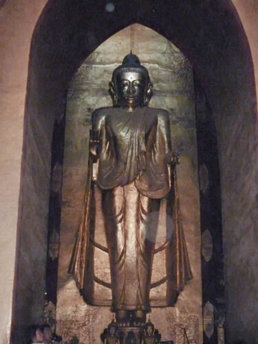 Ananda Temple - West Buddha image