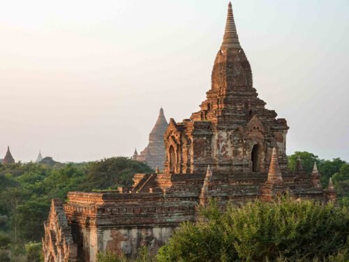 Bagan temple views from Mi Nyein Gone in the early morning